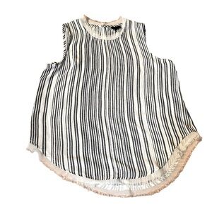 Who what Wear women’s light striped tank size small